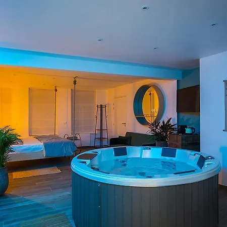 Love hotel Cabinet De Reveries Cassel