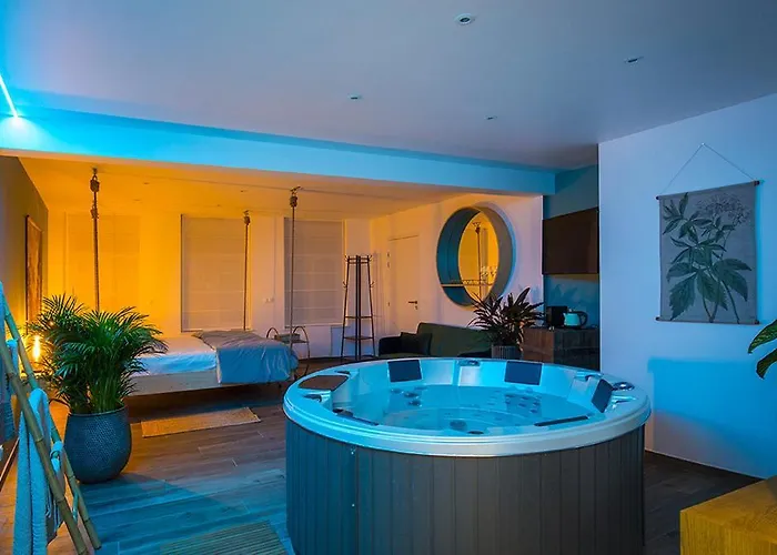 Love hotel Cabinet De Reveries Cassel