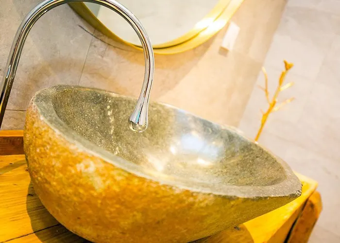 Love hotel Cabinet De Reveries *